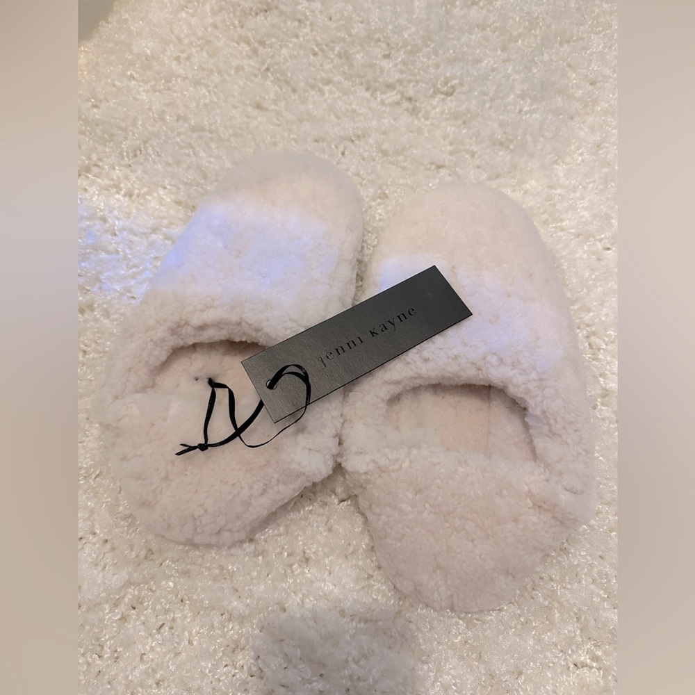 Most famous bedroom slipper by Jenni Kayne